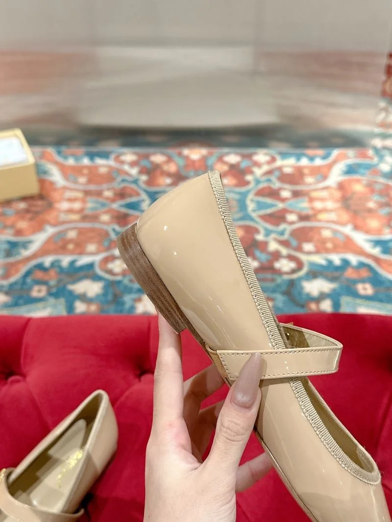 Functional Louis Vuitton Flat Shoes 31274