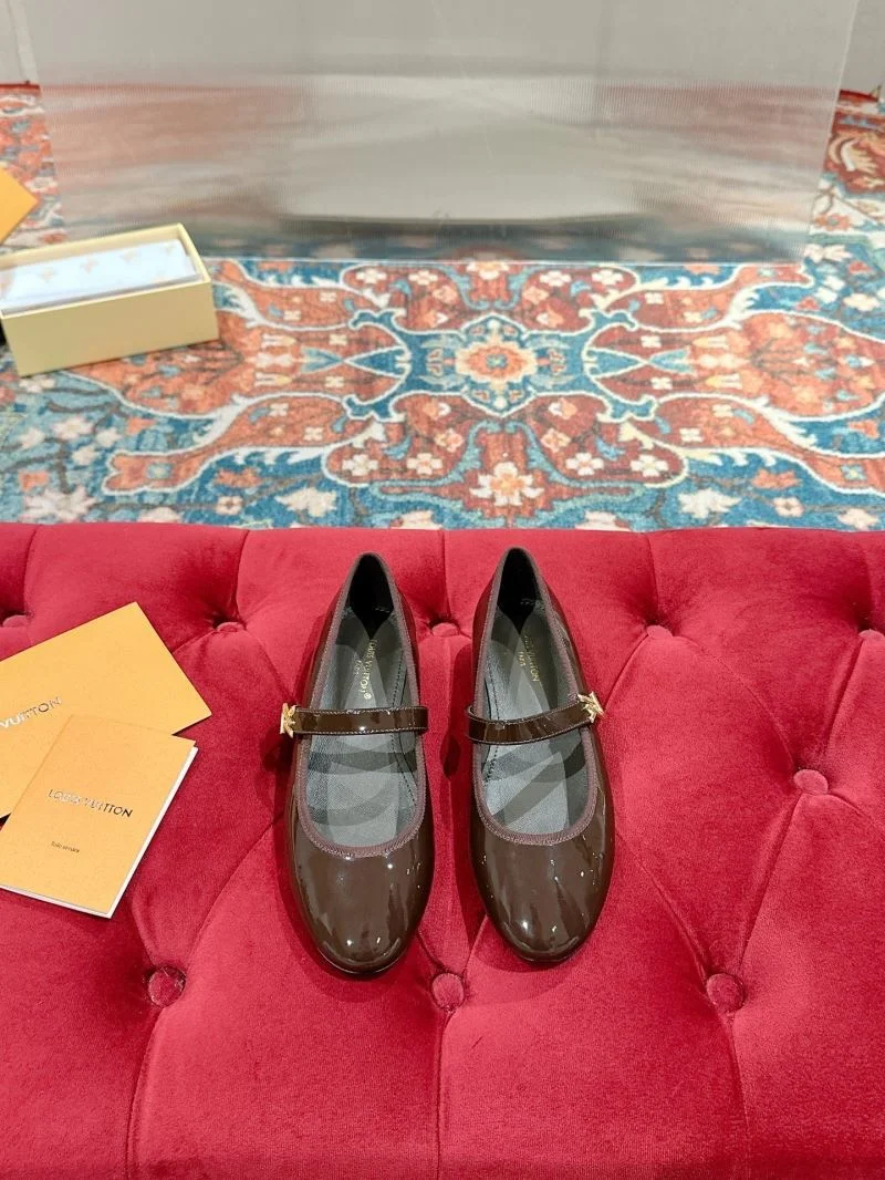 Louis Vuitton Flat Shoes Lightweight 31273