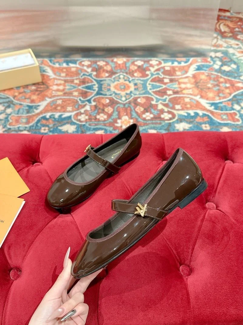 Louis Vuitton Flat Shoes Lightweight 31273