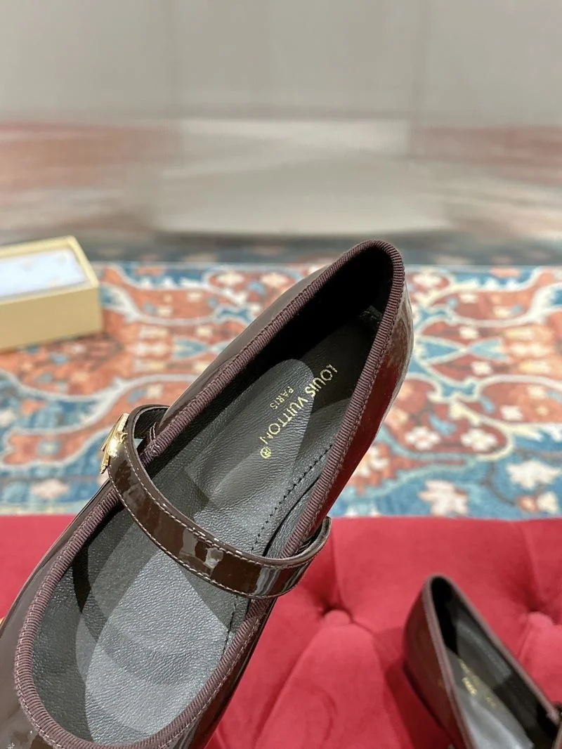Louis Vuitton Flat Shoes Lightweight 31273
