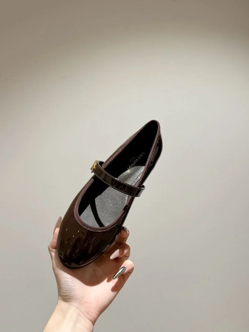 Louis Vuitton Flat Shoes Lightweight 31273