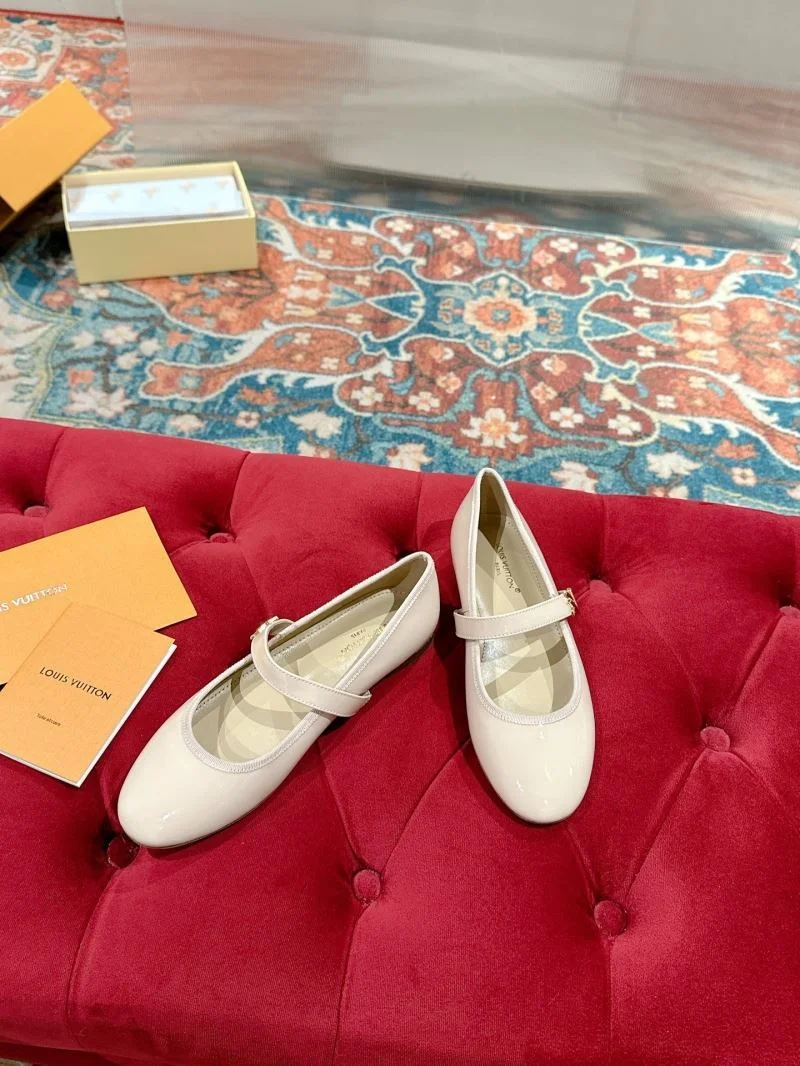 Louis Vuitton Flat Shoes SmartChoice 31275