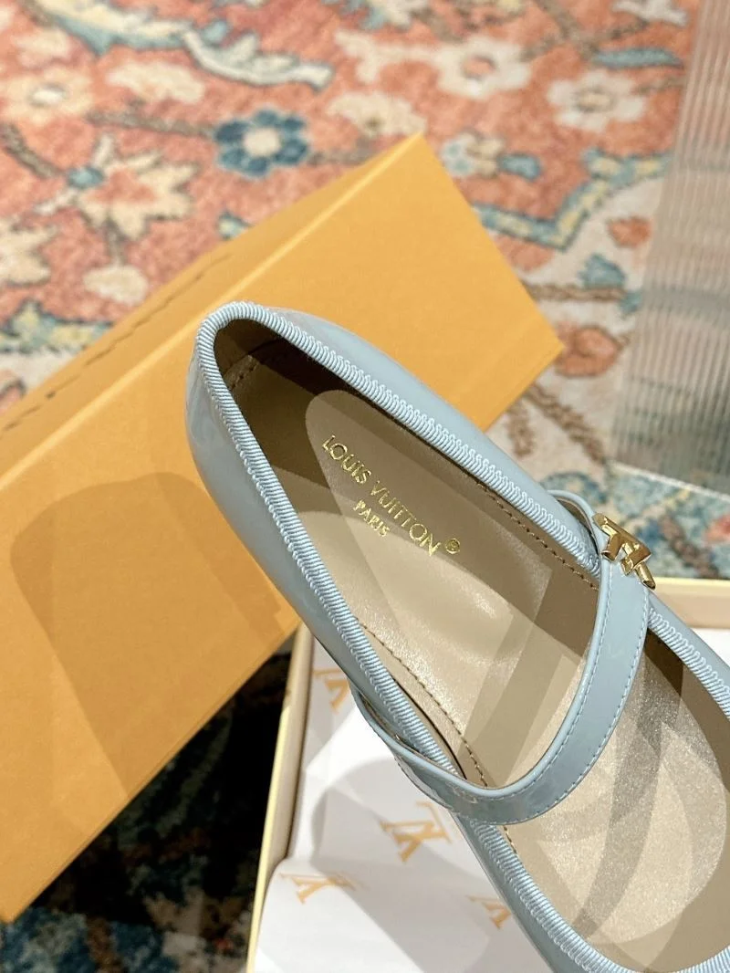 EasyCare Louis Vuitton Flat Shoes 31272