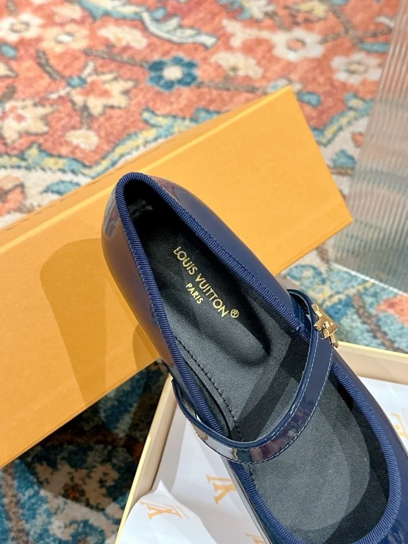 Comfortable Louis Vuitton Flat Shoes 31270