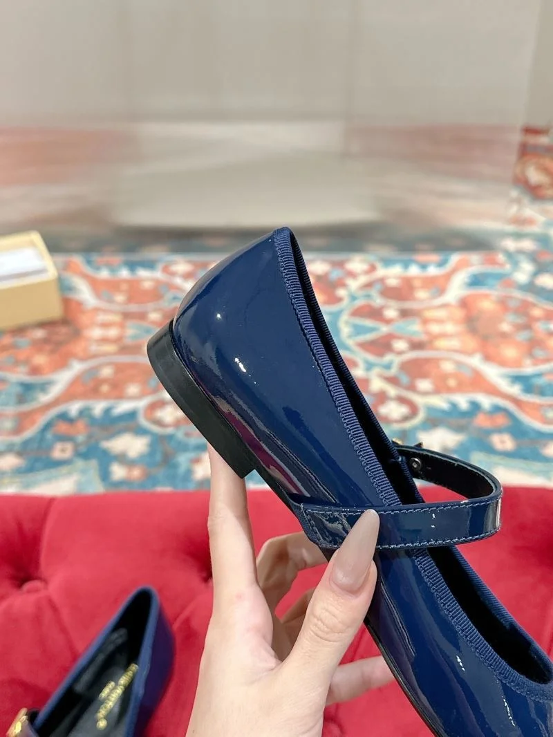 Comfortable Louis Vuitton Flat Shoes 31270