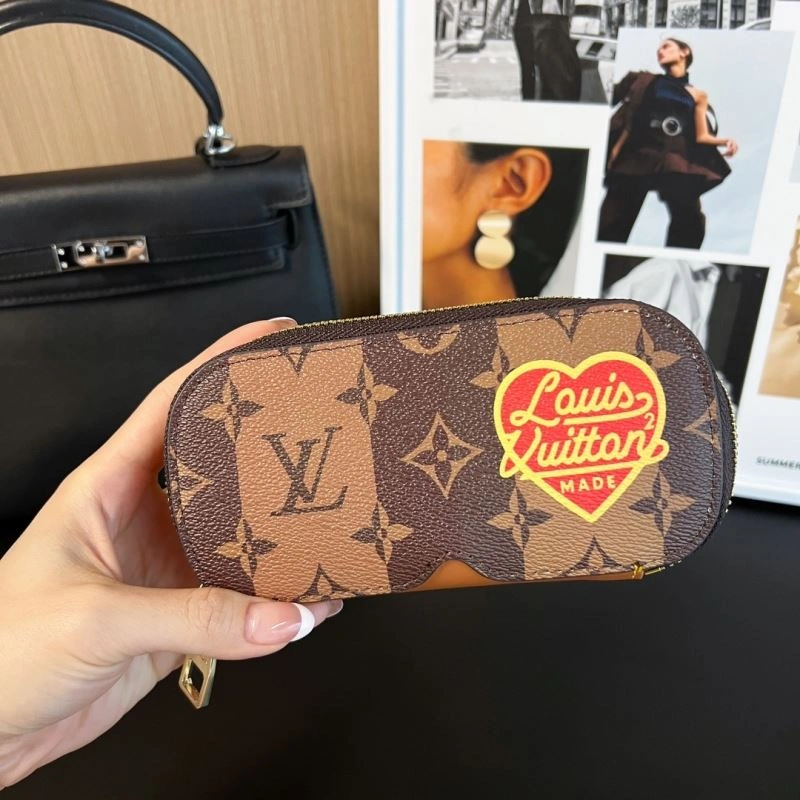 StreetReady Louis Vuitton Glass Boxes 262824