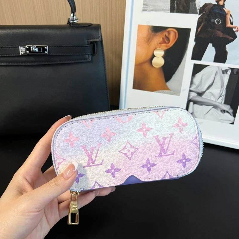 Sporty Louis Vuitton Glass Boxes 262817