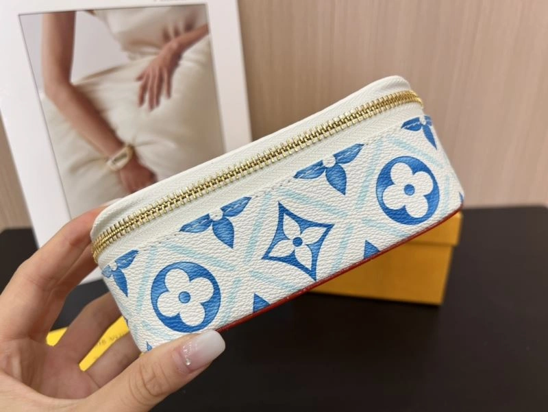 FashionForward Louis Vuitton Glass Boxes 262809