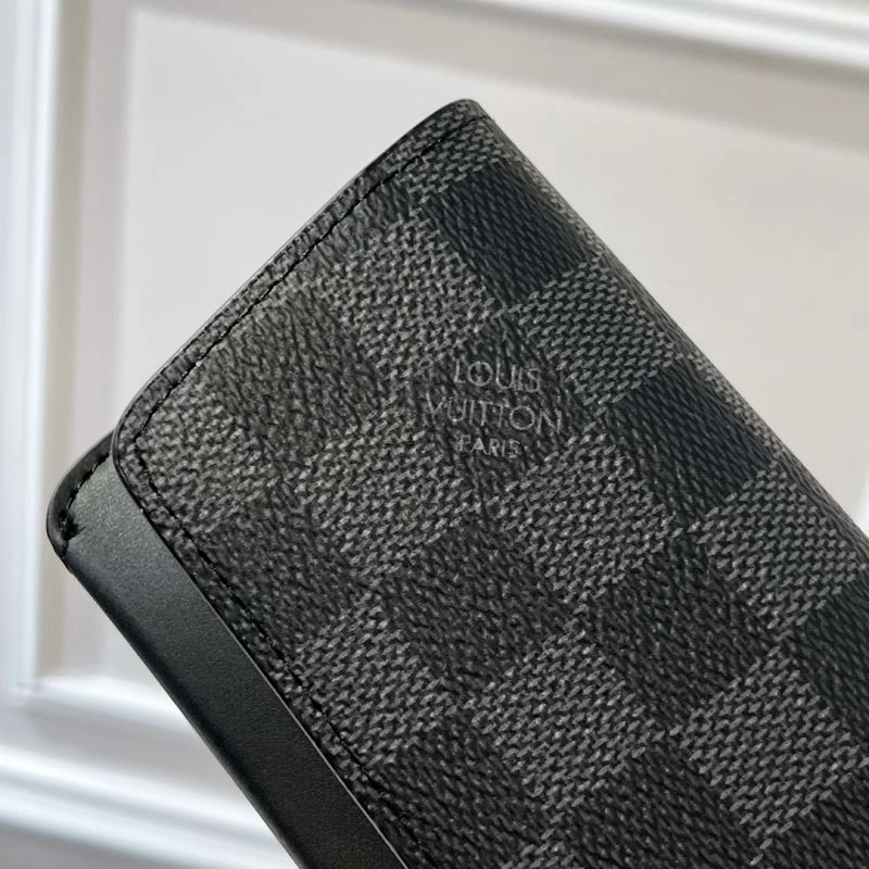 Bold Louis Vuitton Glass Boxes 262835