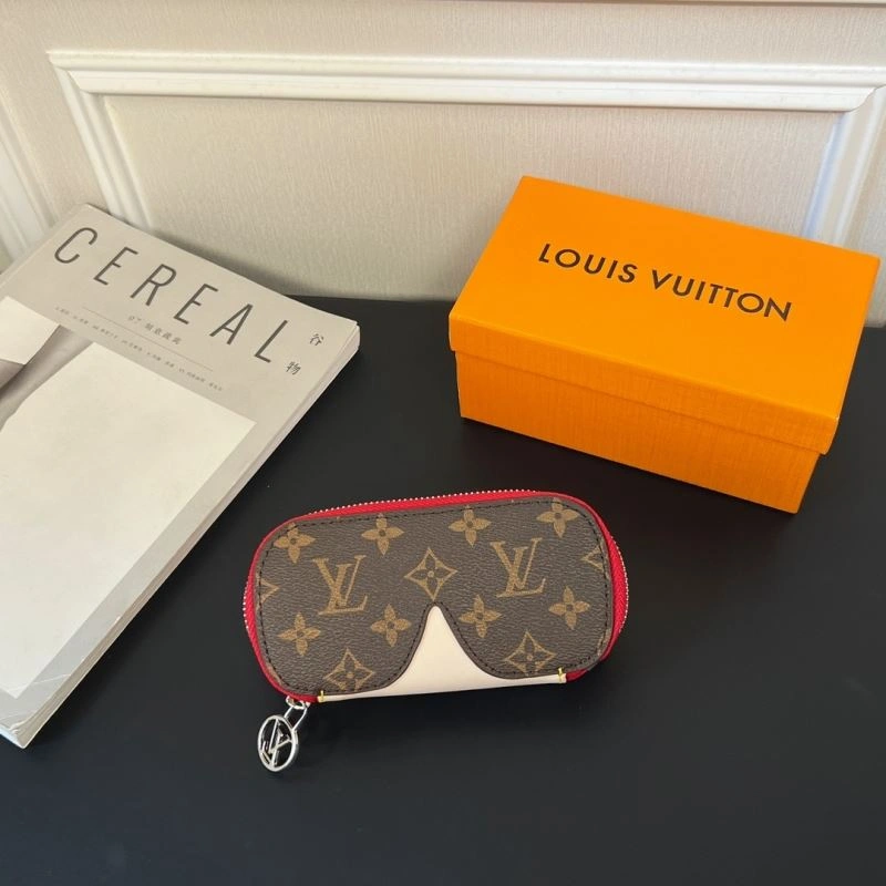 Contemporary Louis Vuitton Glass Boxes 262803