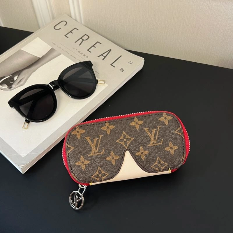 Contemporary Louis Vuitton Glass Boxes 262803