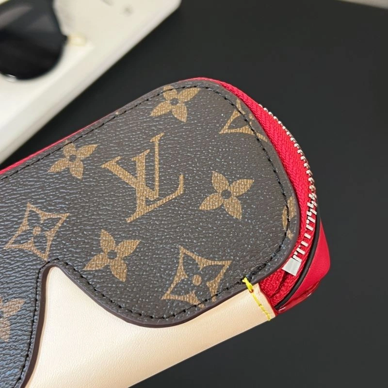 Contemporary Louis Vuitton Glass Boxes 262803