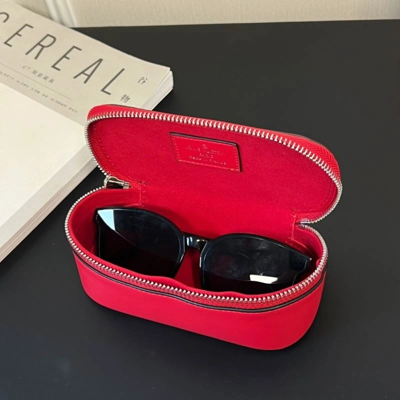 Contemporary Louis Vuitton Glass Boxes 262803