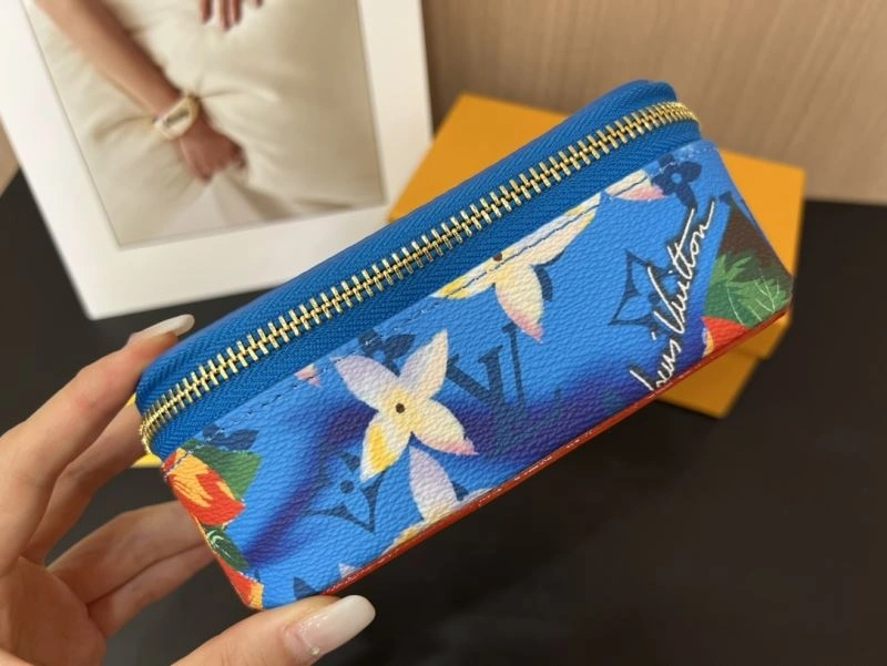 Comfortable Louis Vuitton Glass Boxes 262808