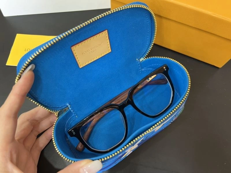 Comfortable Louis Vuitton Glass Boxes 262808