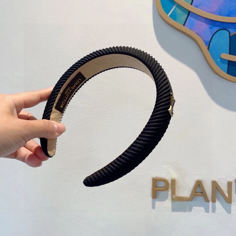 Effortless Louis Vuitton Hair Hoop 263545