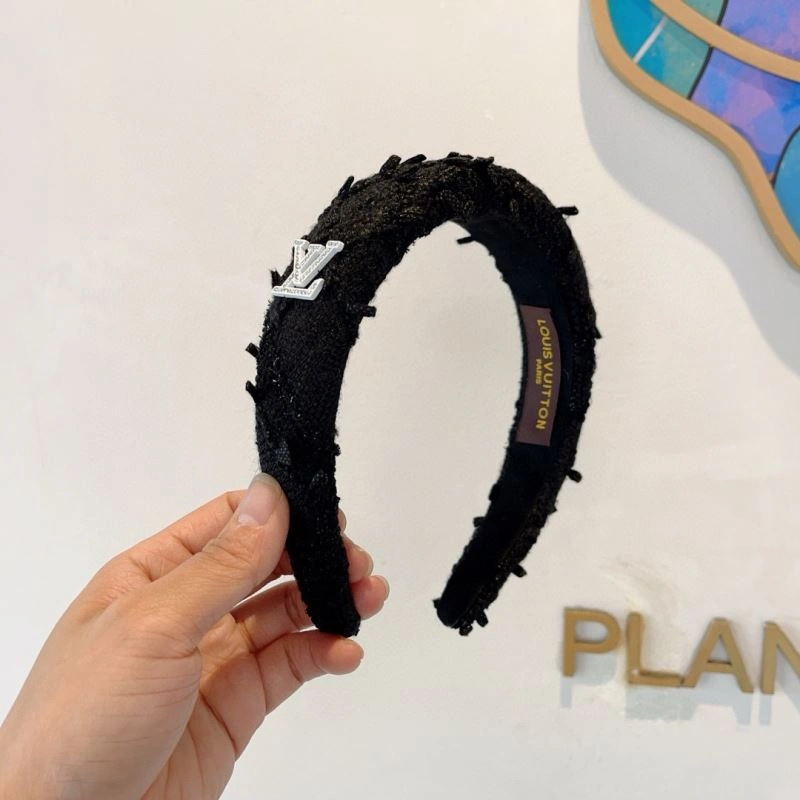 Versatile Louis Vuitton Hair Hoop 262956