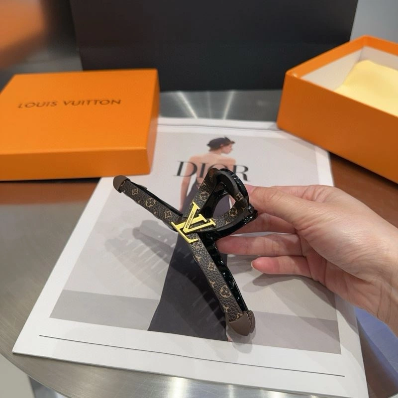 Sophisticated Louis Vuitton Hair Hoop 264093