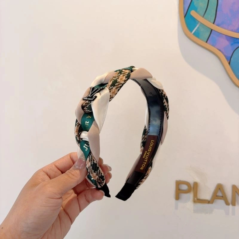 Versatile Louis Vuitton Hair Hoop 264111
