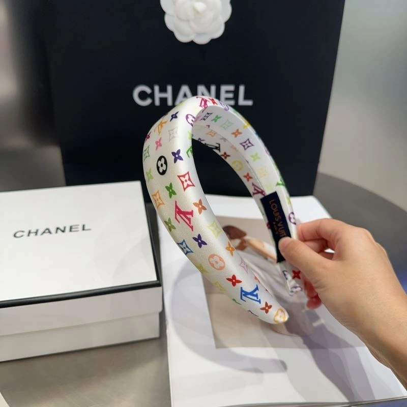 Neat Louis Vuitton Hair Hoop 264085