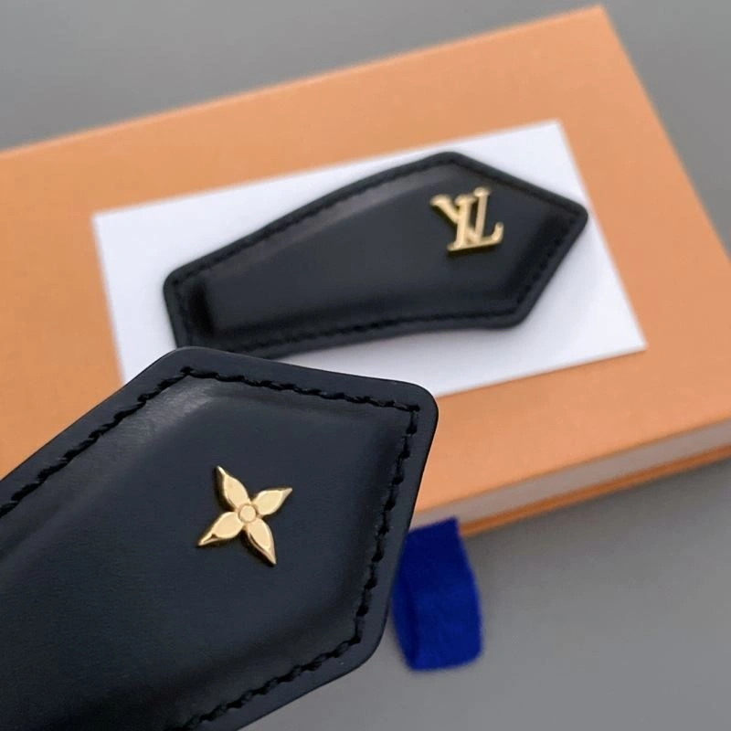 Louis Vuitton Hairpins Elegant 251256