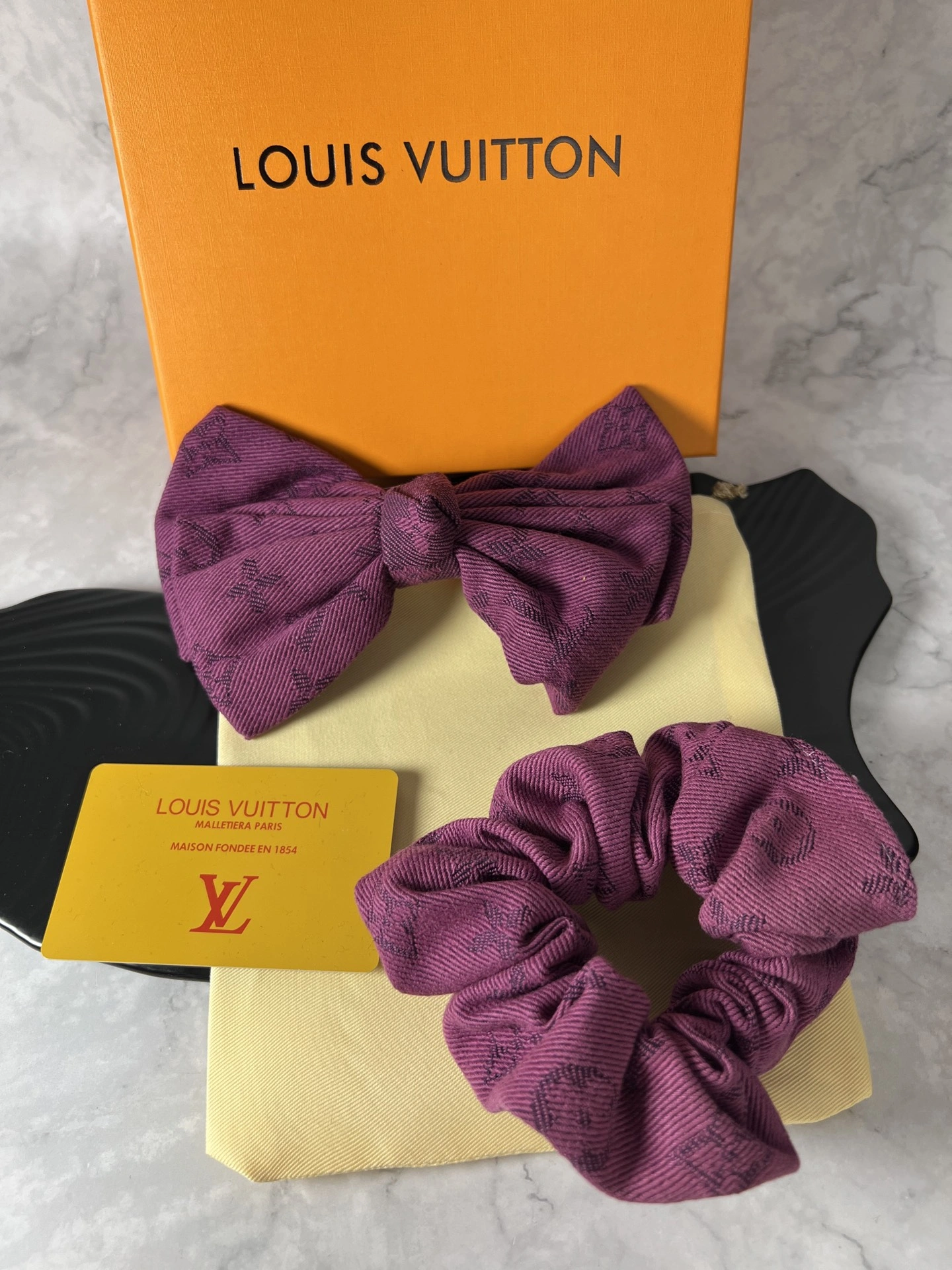 Louis Vuitton Hairpins Supportive 247924