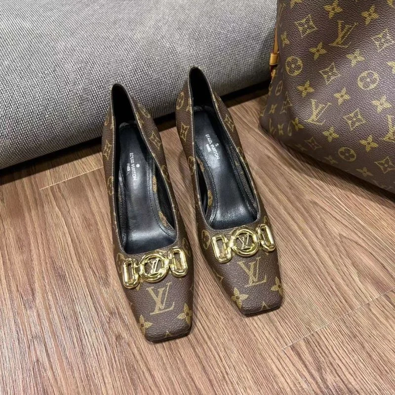 Breathable Louis Vuitton Heeled Shoes 32376