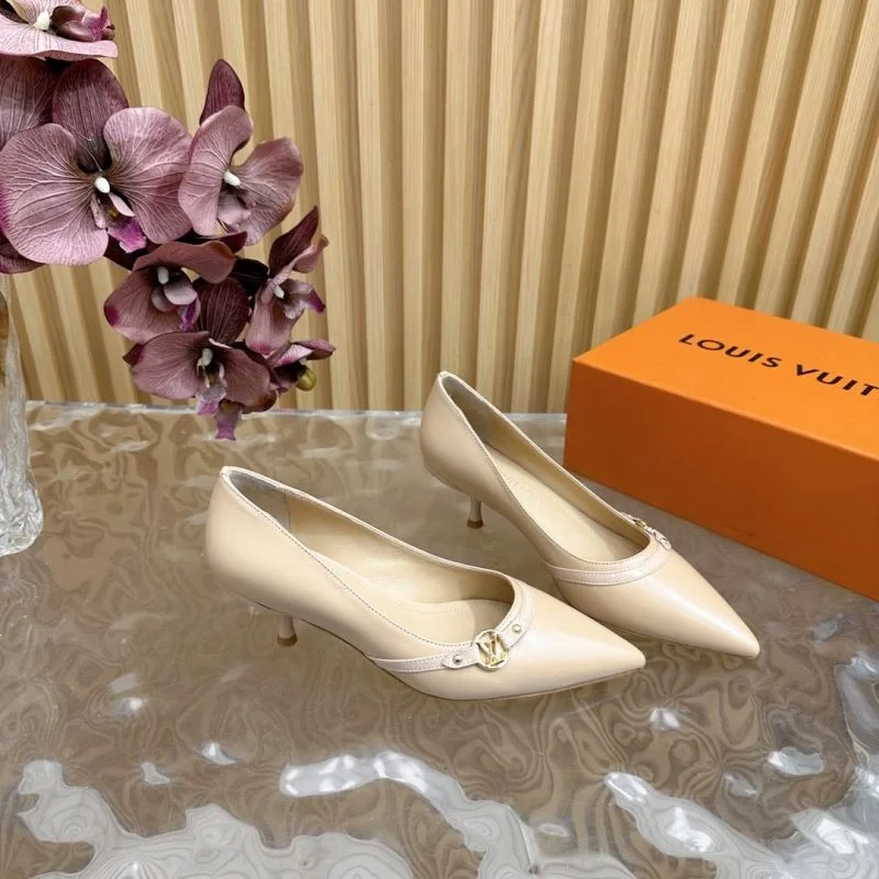 Louis Vuitton Heeled Shoes Snug 32371