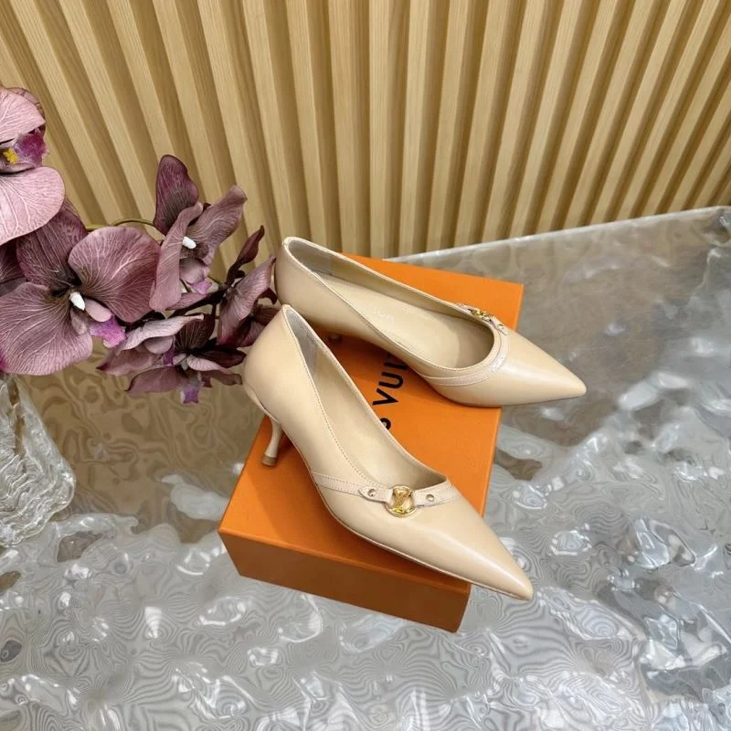 Louis Vuitton Heeled Shoes Snug 32371