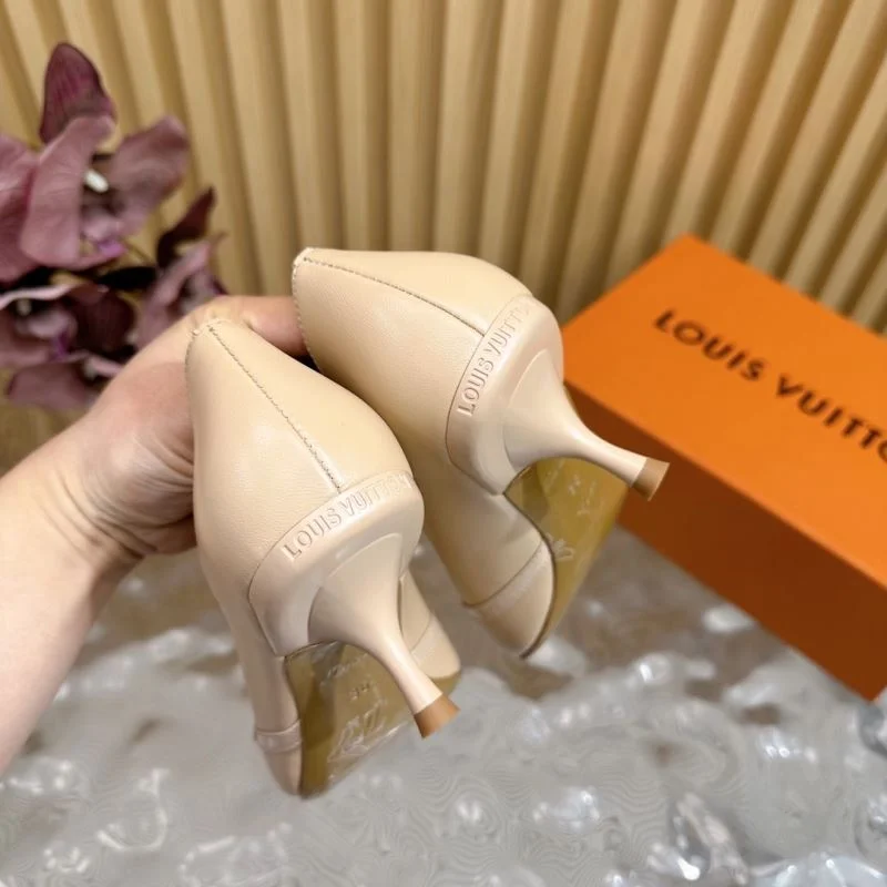 Louis Vuitton Heeled Shoes Snug 32371