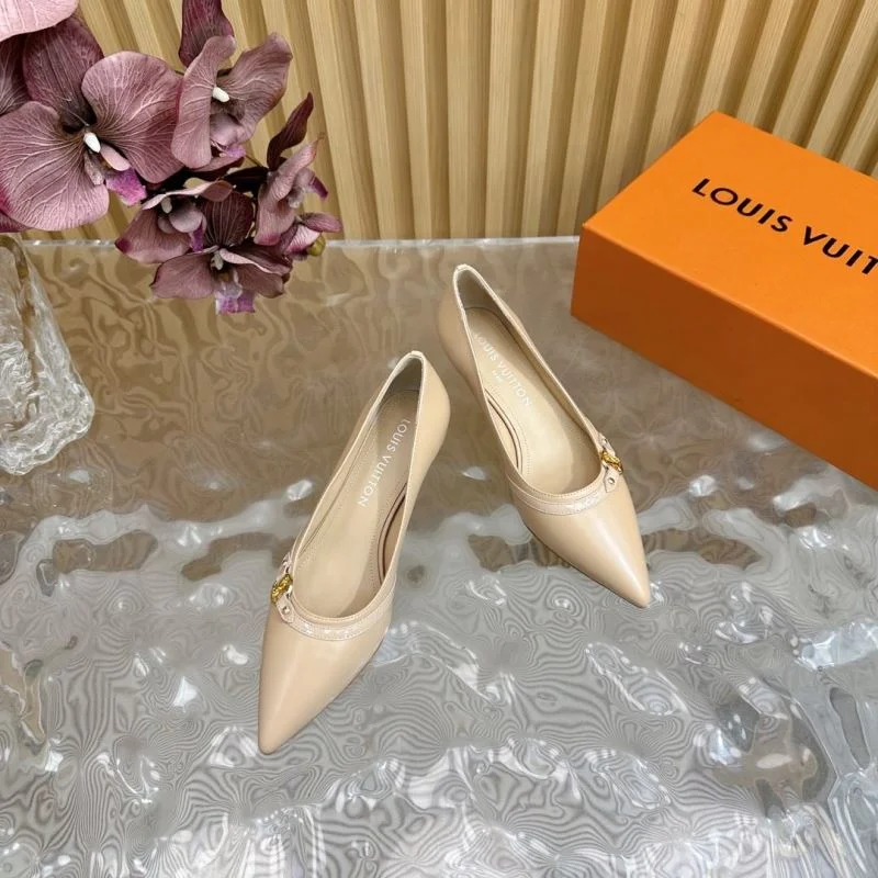 Louis Vuitton Heeled Shoes Snug 32371