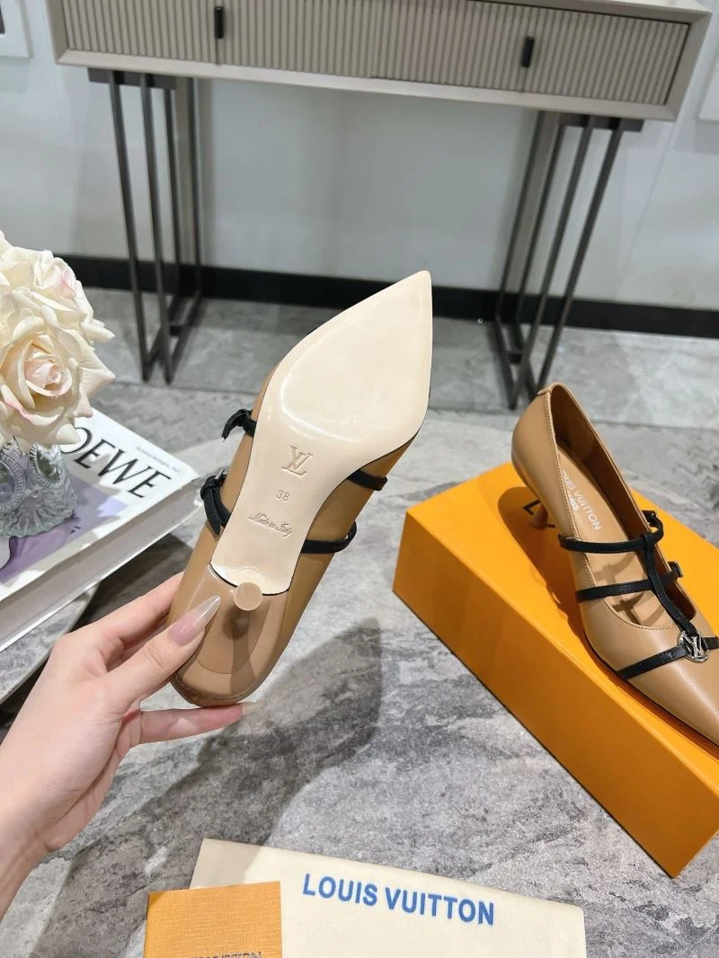 Louis Vuitton Heeled Shoes RelaxedFit 32354