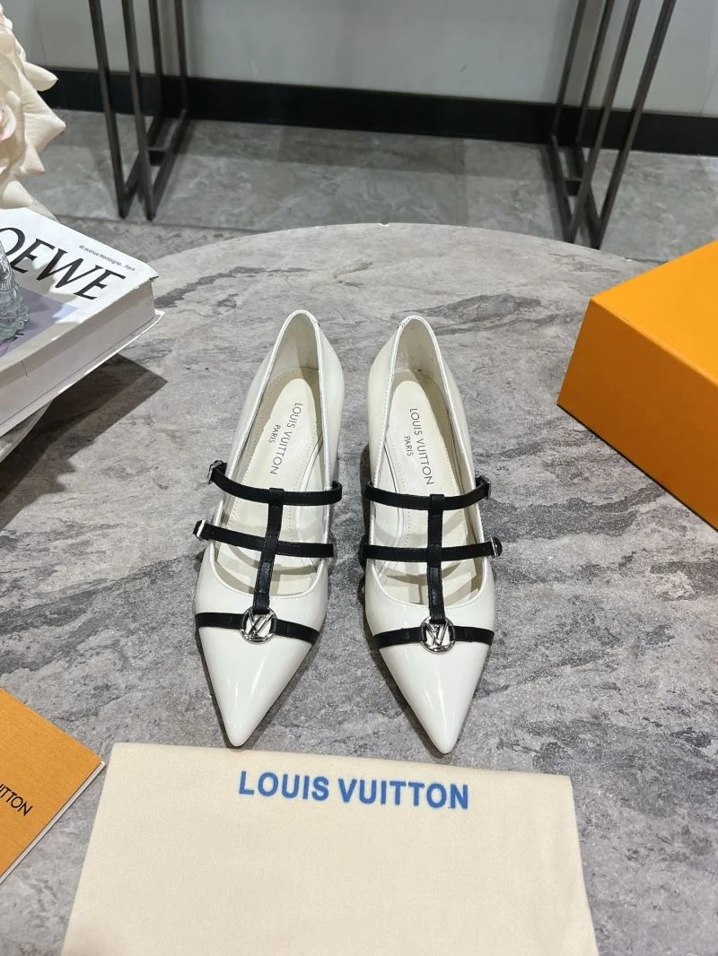Louis Vuitton Heeled Shoes Versatile 32348