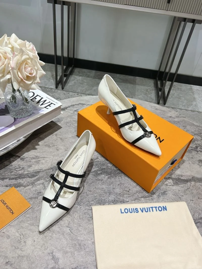 Louis Vuitton Heeled Shoes Versatile 32348