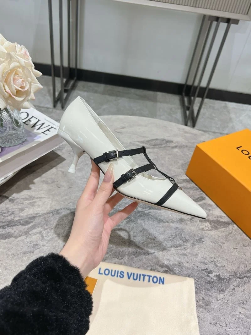 Louis Vuitton Heeled Shoes Versatile 32348