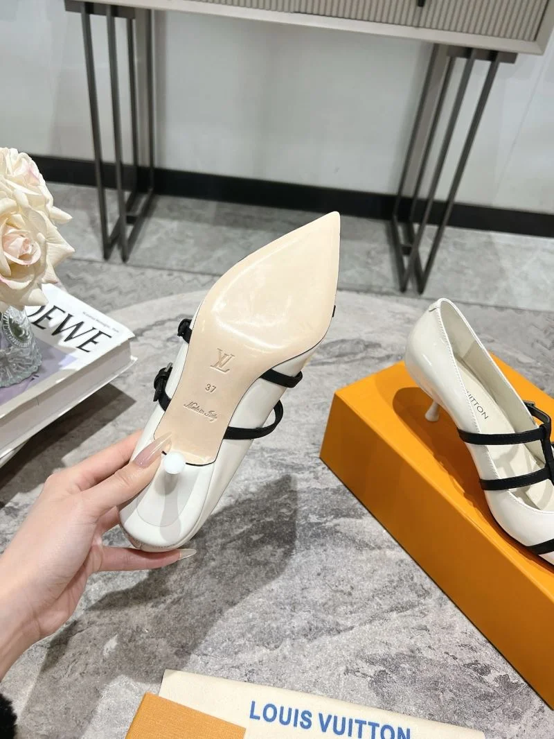 Louis Vuitton Heeled Shoes Versatile 32348