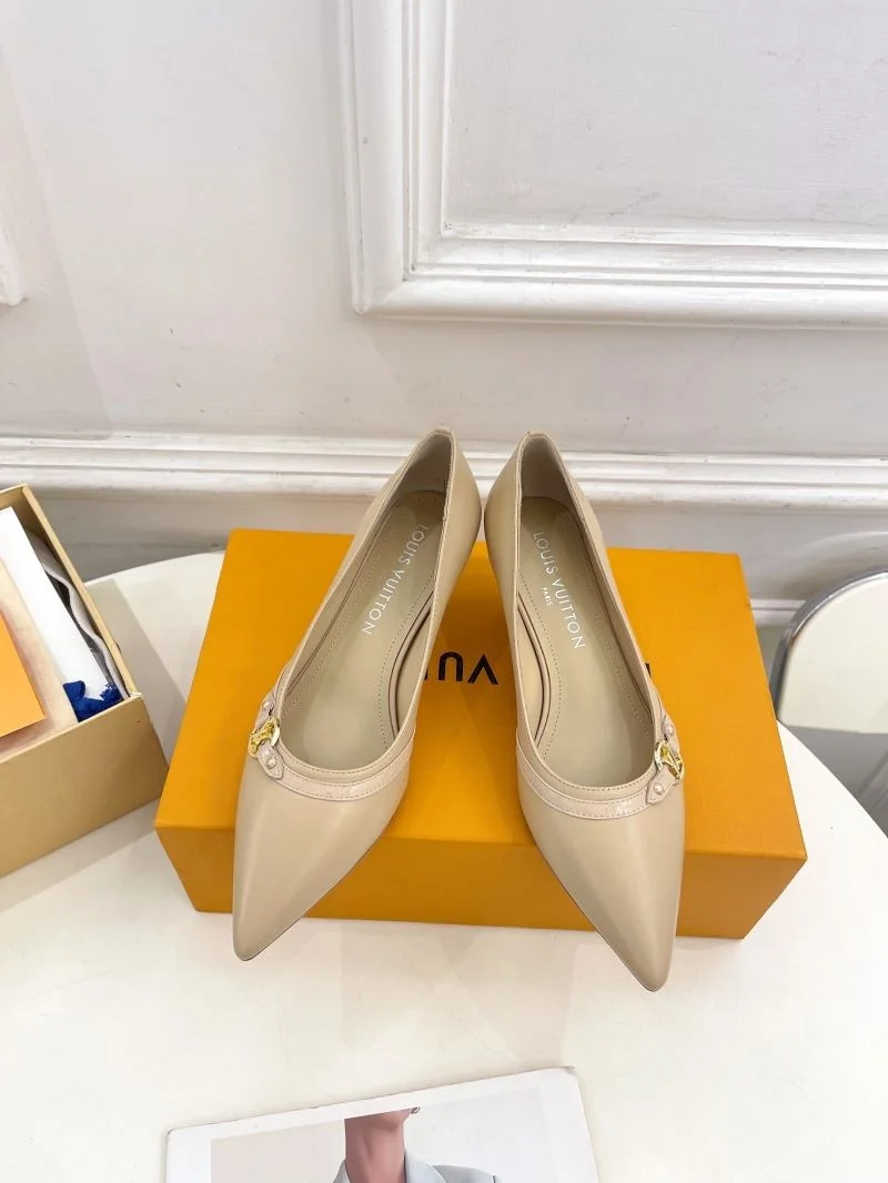 Bright Louis Vuitton Heeled Shoes 32359