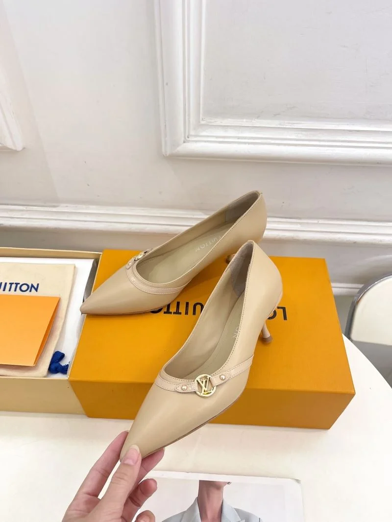 Bright Louis Vuitton Heeled Shoes 32359