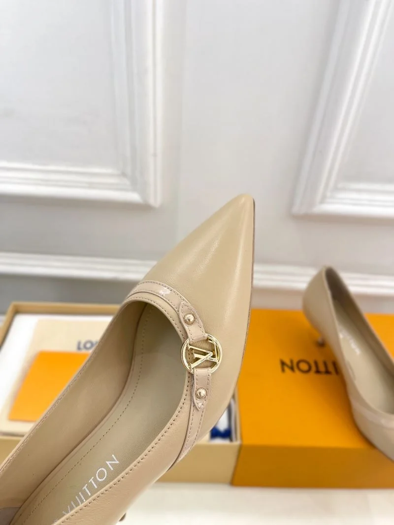 Bright Louis Vuitton Heeled Shoes 32359