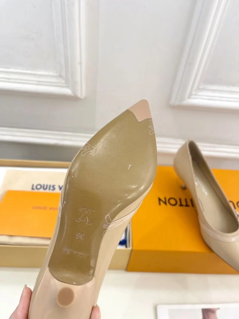 Bright Louis Vuitton Heeled Shoes 32359