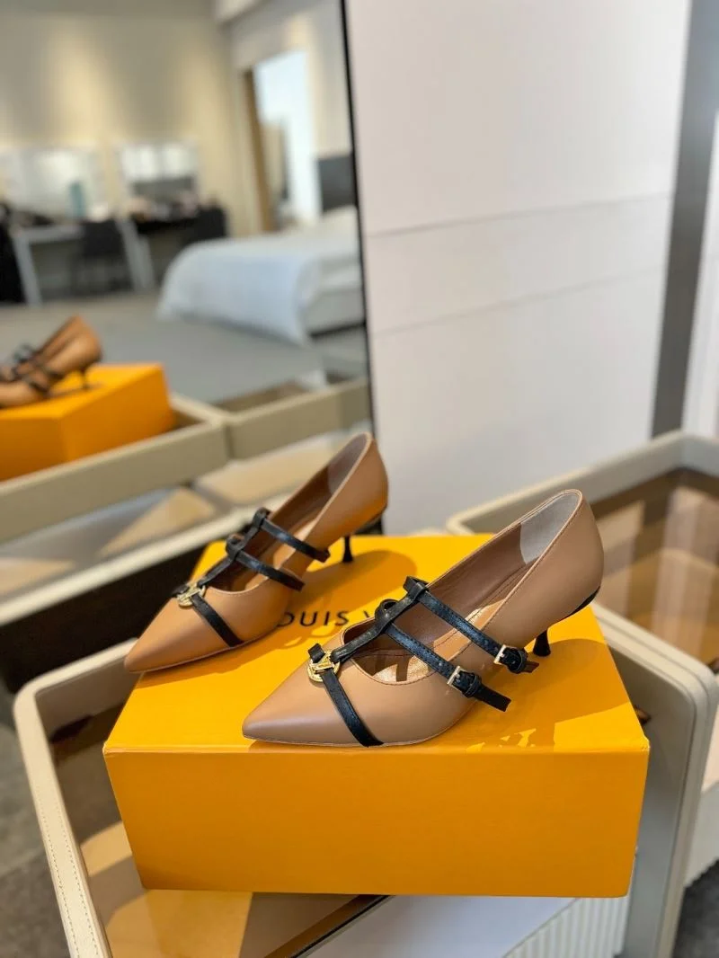 TechFriendly Louis Vuitton Heeled Shoes 31997