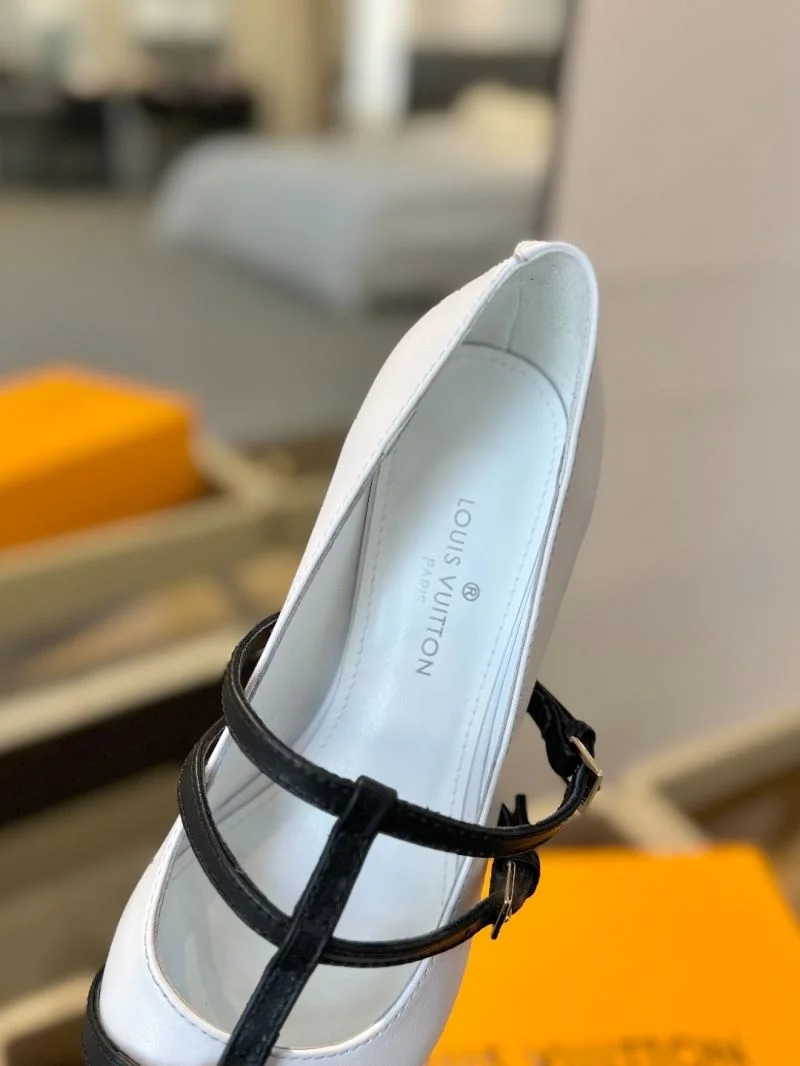 Original Louis Vuitton Heeled Shoes 31988