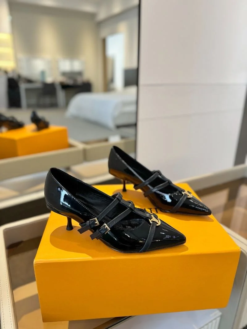 Vibrant Louis Vuitton Heeled Shoes 31979