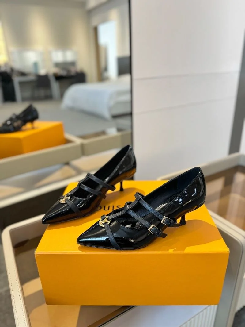 Vibrant Louis Vuitton Heeled Shoes 31979