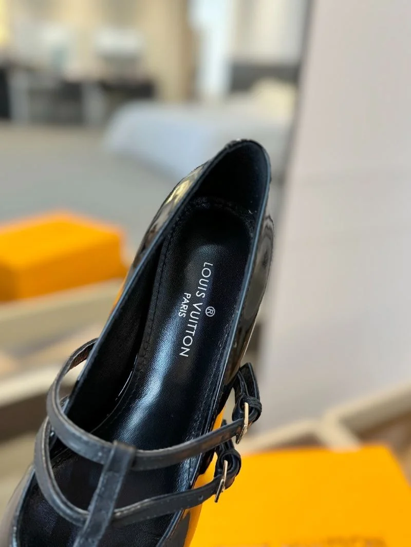 Vibrant Louis Vuitton Heeled Shoes 31979