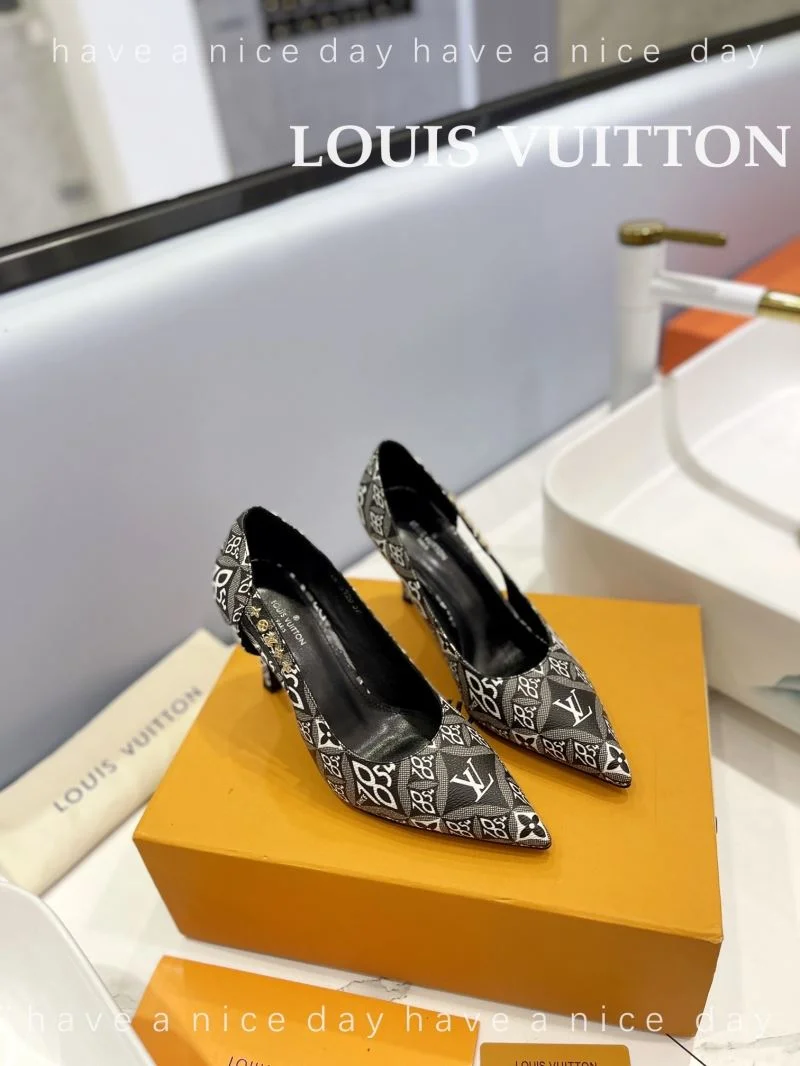 Elegant Louis Vuitton Heeled Shoes 31986