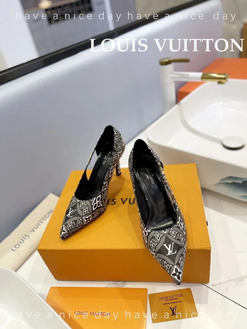 Elegant Louis Vuitton Heeled Shoes 31986
