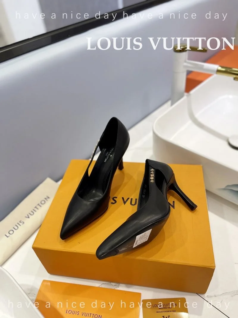 Louis Vuitton Heeled Shoes Versatile 31976