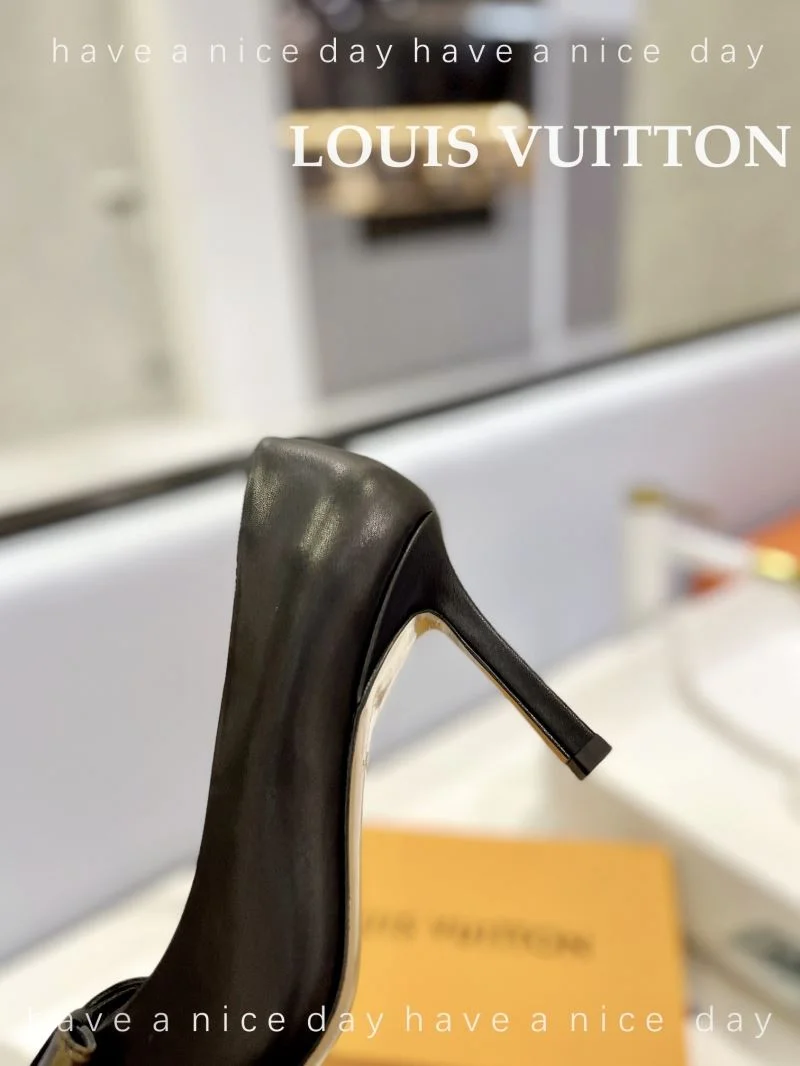 Lightweight Louis Vuitton Heeled Shoes 31980