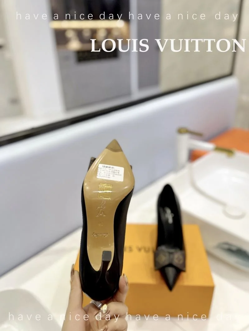 Lightweight Louis Vuitton Heeled Shoes 31980